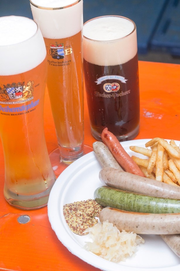 肉汁がたっぷり詰まったソーセージは、ビールとの相性抜群！