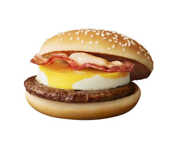 1991年の発売以来幅広く親しまれる、秋の定番「月見バーガー」(340円)