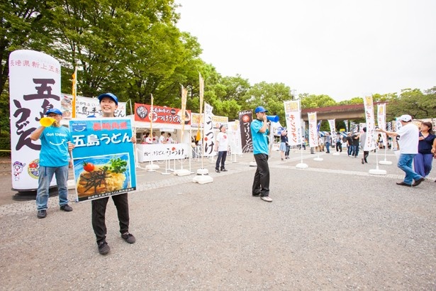 全15店舗がずらりと並び、会場は熱気にあふれていた