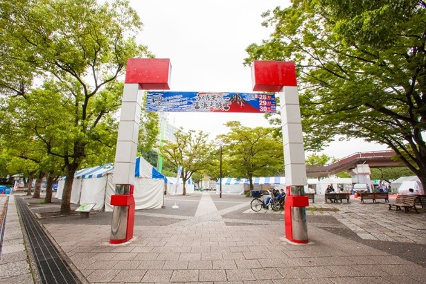「うどん天下一決定戦2015」は、代々木公園イベント広場で開催