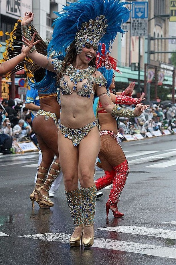 【写真を見る】セクシーな踊り子多数！画像一挙公開！！