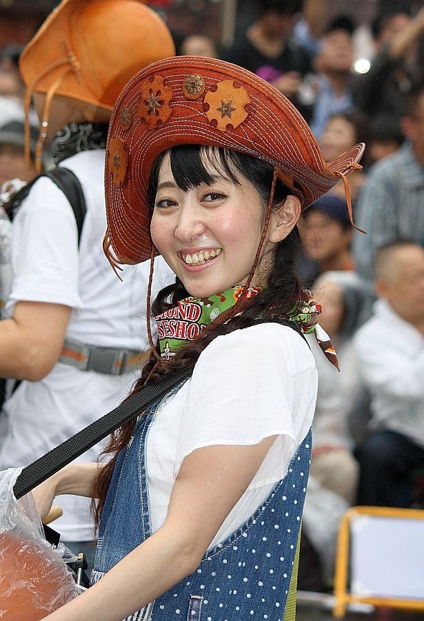 ハットが素敵！ウエスタンテイストの踊り子
