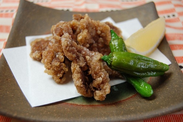 【写真を見る】限定500食の「ふるまいくじら」、もしくは対象店舗でもらえる「くじらの竜田揚げ」
