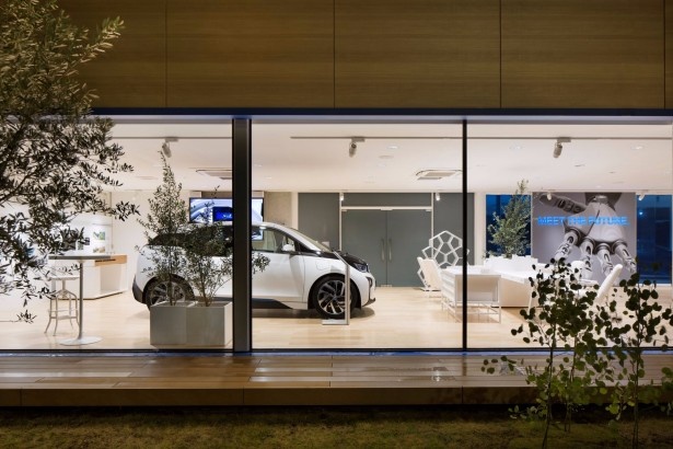 10月からは、BMW i3のカー・シェアリングを有償で開始する予定
