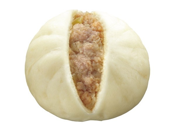 「国産豚のこだわり豚まん」(180円)は、国産の豚肉のみを使用。玉ネギの甘味や、もっちりとした生地の食感も絶妙！