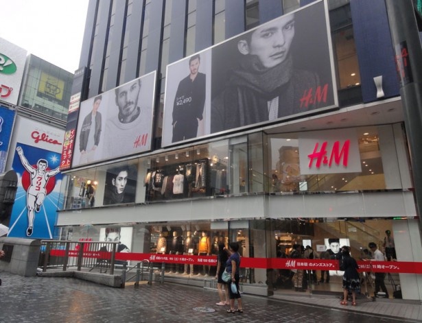 スタイルアドバイザーが常駐！ H＆Mの日本初メンズ専門店が大阪・道頓堀にオープン