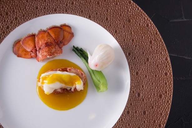 【写真を見る】季節の高級食材のオンパレード