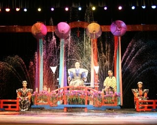 両国で江戸の伝統芸能“水からくり”を屋外上演