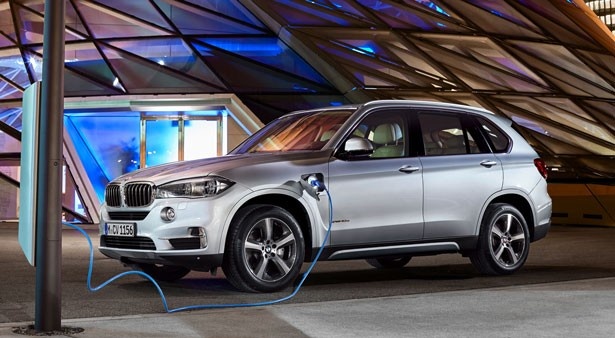 Bmwのsuv X5 にハイブリッド モデルが追加 ウォーカープラス