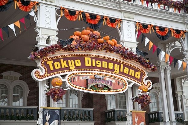 パークもハロウィーン仕様にデコレーションされている