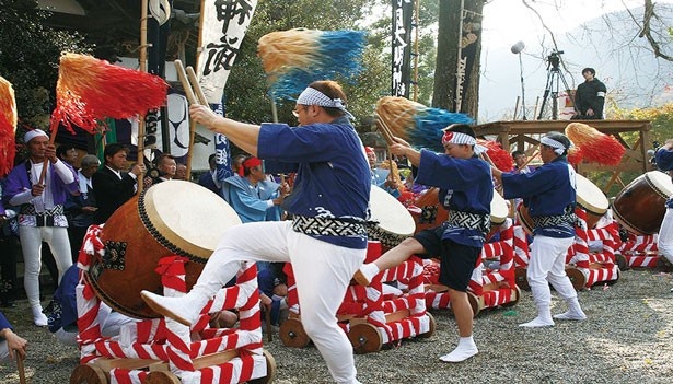 【無料イベント・奈良県大芸術祭】伝統を体感！ 奈良駅前で民俗芸能を披露
