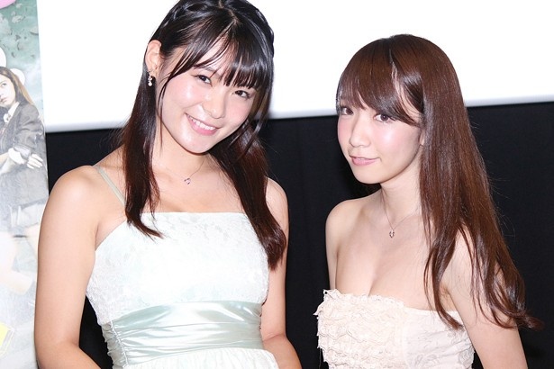 『映画 みんな!エスパーだよ!』のイベントに登場した星名美津紀と清水あいり