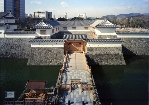 駿府城公園内の「東御門・巽櫓」。駿府天下泰平まつり開催期間中は特別無料開放される
