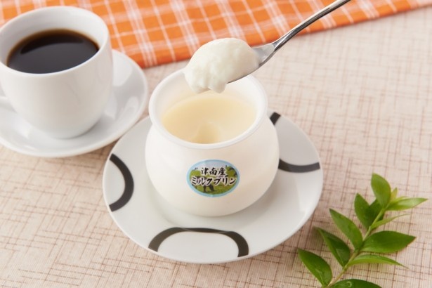 津南産ミルクプリンは1個350円。冷凍販売のため、解凍の仕方でシャリシャリの食感やプルプルの食感などお好みで楽しめる
