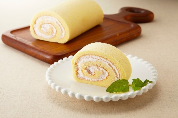 越後川口サービスエリア限定の「木いちご米ロール」(1550円)は、地元素材が詰め込まれた人気のスイーツ