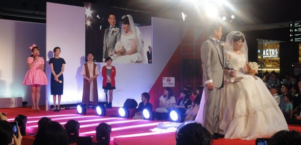 本物の結婚式も行われ、はるなや押切らも祝福した