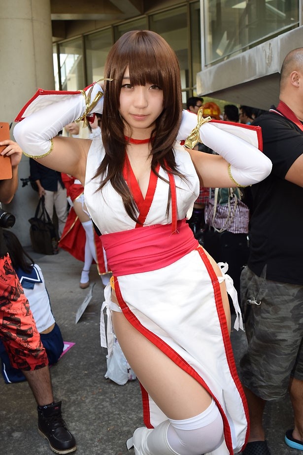 コスプレイヤー＝伊織もえ