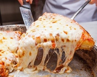 本場イタリアの老舗ピザ店が日本に初上陸！