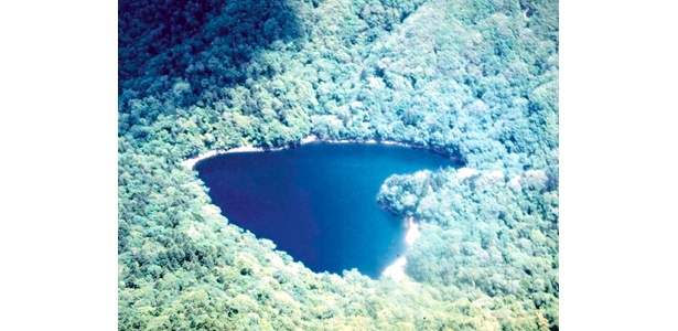 ハート形の湖も！自然が生んだ奇跡の“珍百景”