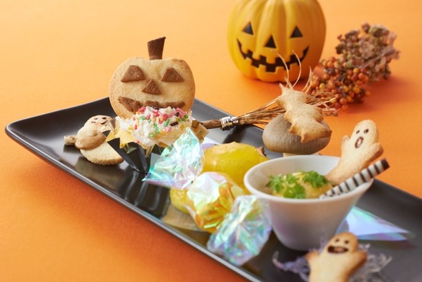 【写真を見る】デザートも、もちろんハロウィン仕様