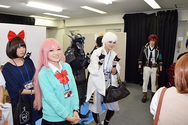 「刀剣乱舞」をはじめ、人気作品のキャラクターに扮したコスプレイヤーが勢ぞろい