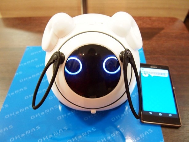 タカラトミーと共同開発したクラウド型おはなしロボット｢OHaNAS(オハナス)｣も登場！