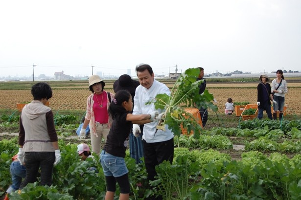 【写真を見る】自分で収穫するから、食の大切さが実感できる