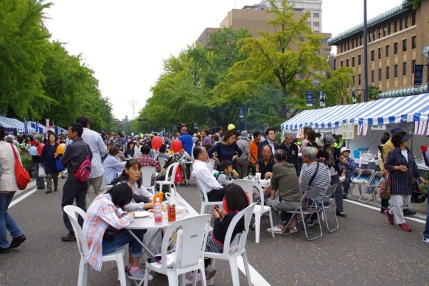 横浜公園～日本大通りで中区祭り「ハローよこはま2015」開催