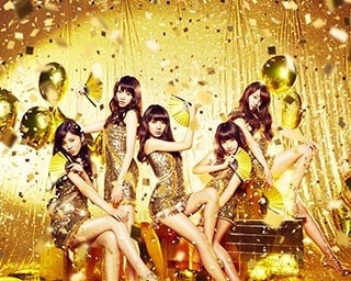 西武鉄道の車内で有名アイドルがライブを敢行！