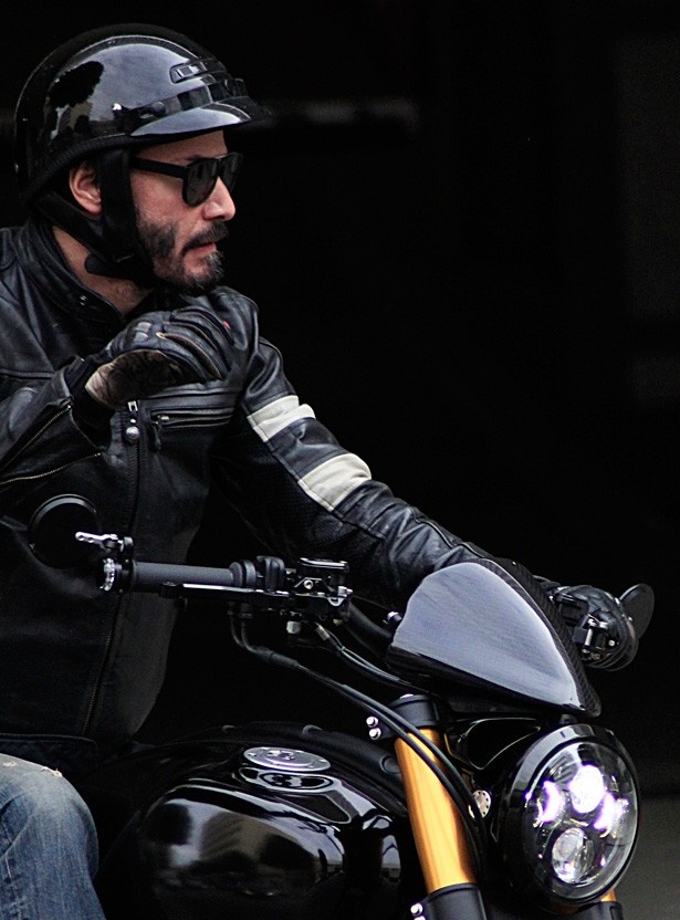 バイク好きとして知られるキアヌ