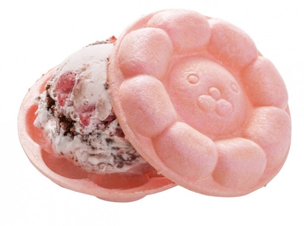 かわいいキャラクターのモナカにお好みのアイスをサンドした「アイス・デ・ライオン サンド」(280円)。最後までサクッとした食感の生地が楽しめる