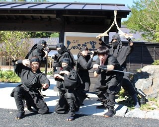 富士山の麓で忍者体験！「忍野 しのびの里」オープン