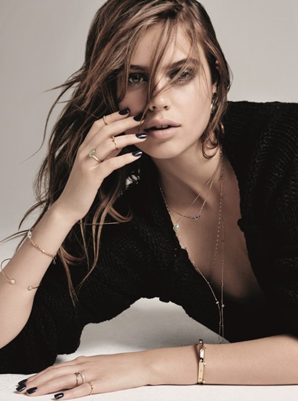 【写真を見る】「Z for Accessorize」シリーズのビジュアル。洗練された流行のアクセサリーがお手頃価格で手に入る