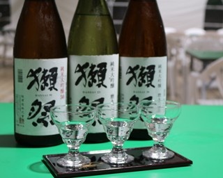 獺祭や大七も！“室町酒場”が日本橋三越の屋上に登場
