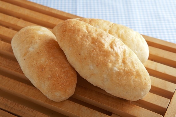 愛川うん米パン(1個129円)/町内産米で自家製酵母を作った「パン処 あんずのしっぽ」のパン