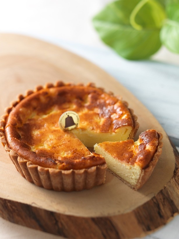 【写真を見る】ニセコ町で作られた酸味とコクがあるハバーチチーズを使用した「ドゥ・ノルド」(4320円)