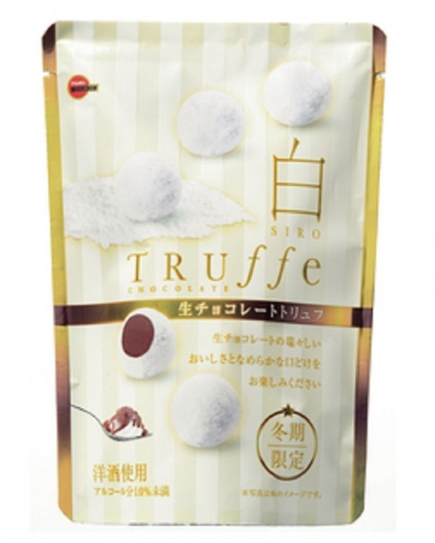表面にはホワイトパウダーを使用した真っ白なトリュフチョコレートの「白トリュフチョコレート」(希望小売価格・税抜230円)