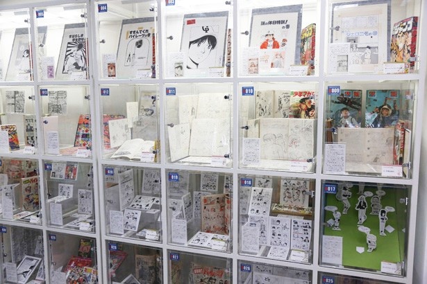 【写真を見る】漫画やイラストの原画などを多数展示