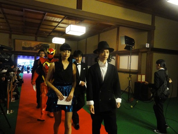 映画「Mr.マックスマン」に出演する、写真左から千葉雄大、なだぎ武、山本美月