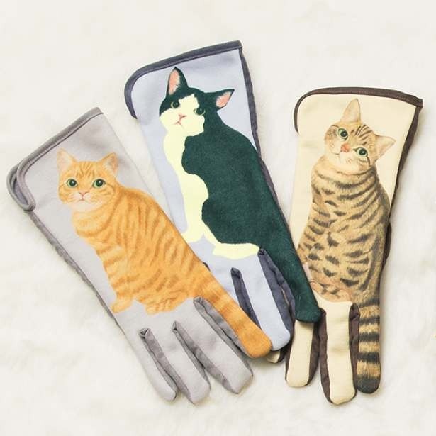 猫型手袋「猫のしっぽふりふり手袋」(4295円)