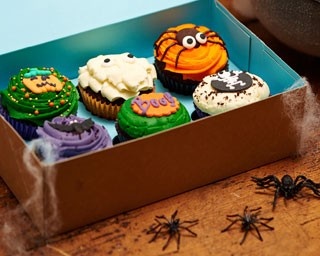 完売続出！この秋話題のハロウィンカップケーキとは