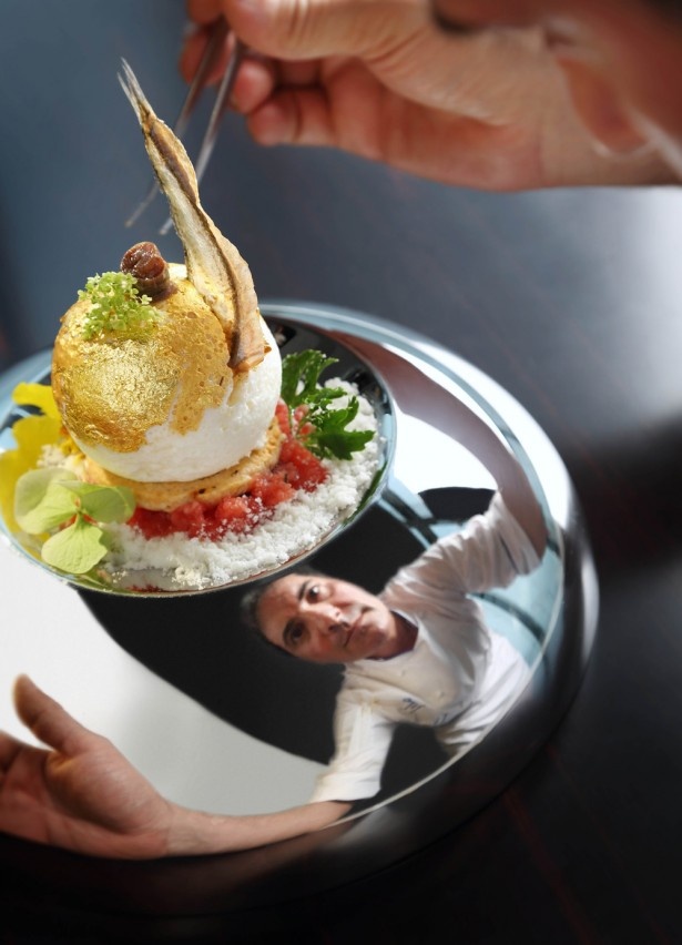 ピノ氏の料理は、伝統的なイタリア料理をベースとしながらも、趣向を凝らしたアレンジと洗練された演出で人々の目と舌を魅了し続ける