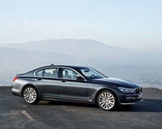 BMWの新型7シリーズで巡る“幸福の道”ツアー開催