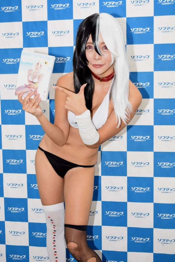 1stDVD「泉れおな vol.1 レイヤー製作委員会」の見どころをアピール