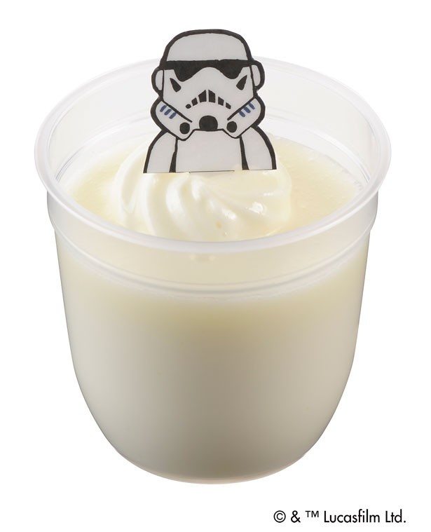 なめらかな口どけを楽しめる「ホワイトプリン(ストーム・トルーパー)」(291円)。クリーミーな味わいで、子どものおやつにもおすすめ！
