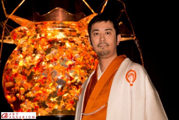 “アートアクアリウム”を確立させた、アートアクアリウムアーティストの木村英智さん。ライティングから映像、音楽、空間構成を自らデザイン・監修する