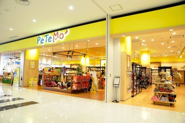 近畿初出店のペットショップ、PeTeMo。ペットのファッショングッズをはじめ、トリミングやペットホテル、生体販売も行う