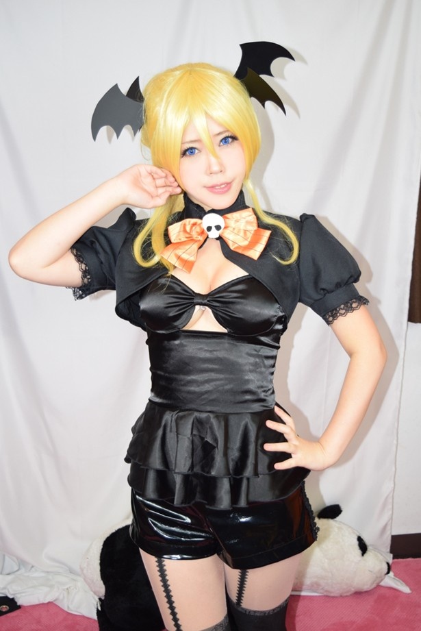 コスプレイヤー＝一ノ瀬あきな(@akinashama)