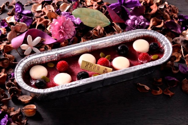 みれい菓の季節限定「フランボワーズ　ショコラカタラーナ」(1296円)は、ショコラ生地とベリーの酸味が絶妙