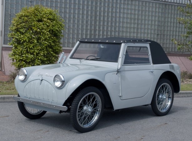 特別企画展示車の1台「フライングフェザー」。スタイリッシュなボディが魅力的